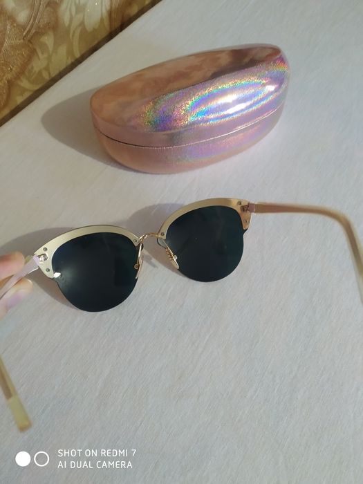 Стильні окуляри.