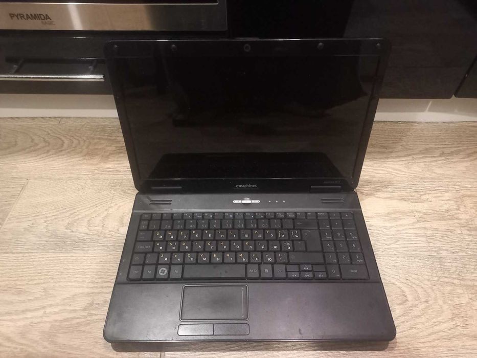 Ноутбук eMachines E525 serias