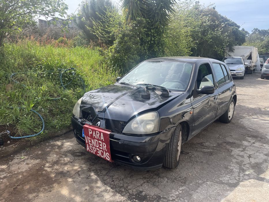 Renault clio 1.2 . 8. V Ano 2003