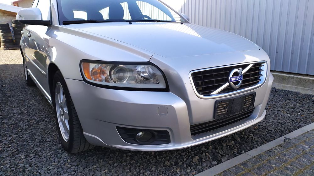 Вольво V50 Volvo V50 Двері передні/задні 426-26