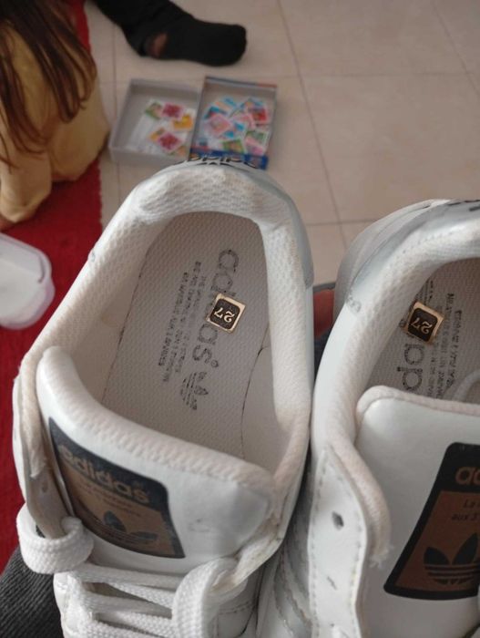 2 pares de sapatilhas iguais n 27