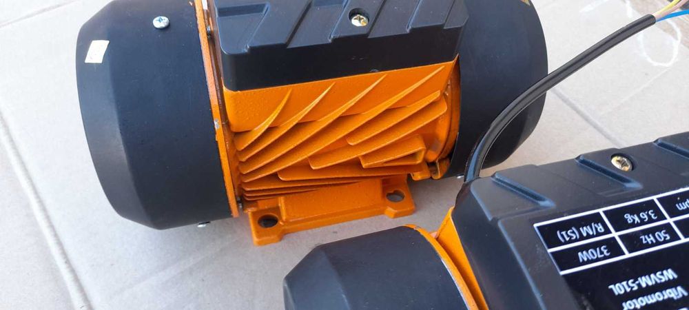 Вибромотор ,вибратор WEST-TEC  0.37 КВТ. ,220 В ,50 герц .