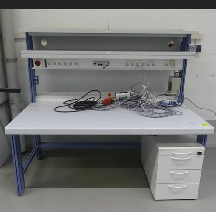 Biurko  duże metalowe elektrotechniczne  ESD