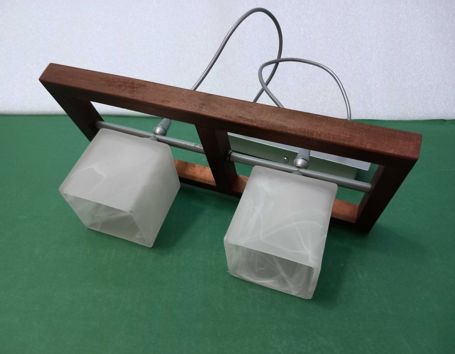 Lampa wisząca sufitowa 2 punkty metalowo-drewniana klosze szklane