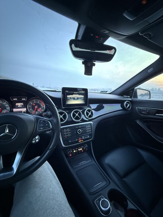 Mercedes CLA 250 4 MATIC    2.0    254 KM