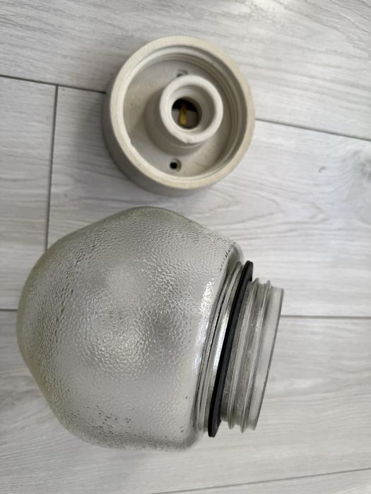 Oprawa z kloszem lampy WOS-100