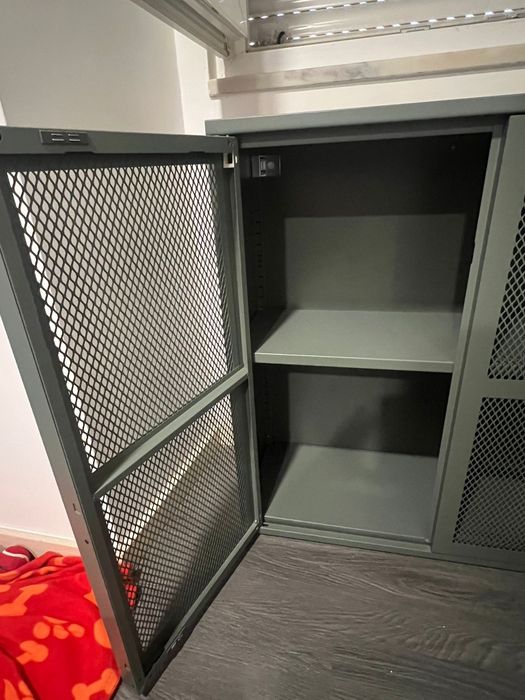Móvel IKEA metálico verde