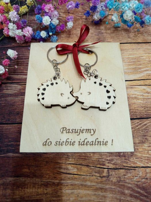 Breloki dla par – Pasujemy do siebie idealnie – jeżyki