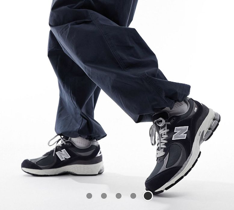 Нові кросівки New Balance 2002, 2002R