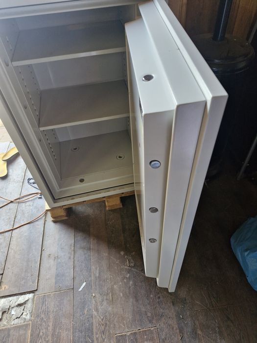Sejf na szyfr duży solidny z S1 na broń krótką