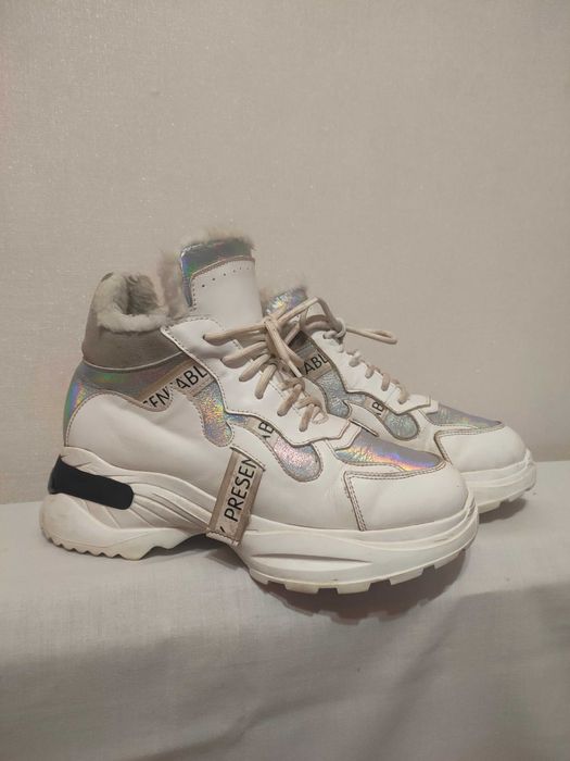 Кросівки зимові жіночі, високі б/в