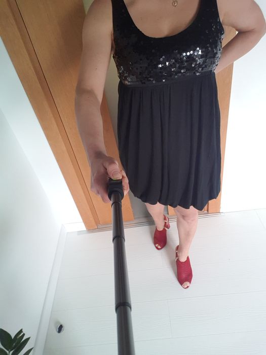 Czarna sukienka elegancka