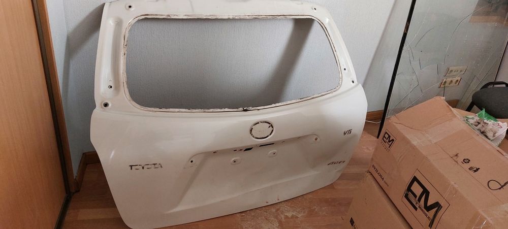 Кришка багажника TOYOTA HIGHLANDER