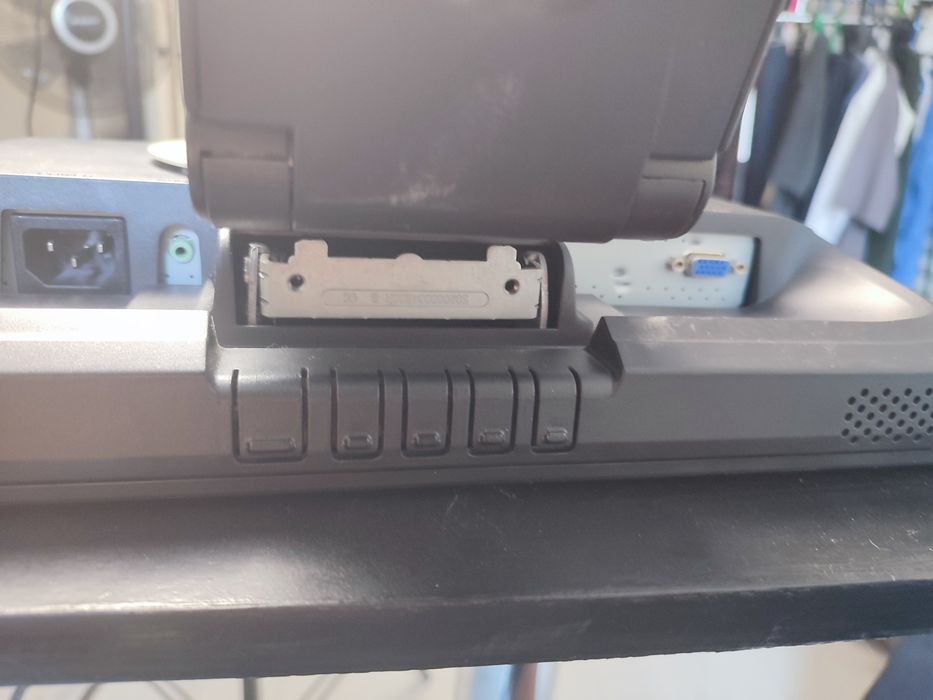 Монітор Fujitsu Siemens 17" 1366х768 (не поацює)
