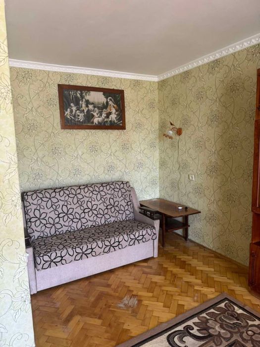 Продам квартиру з косметичним ремонтом в місті Ірпінь біля парку