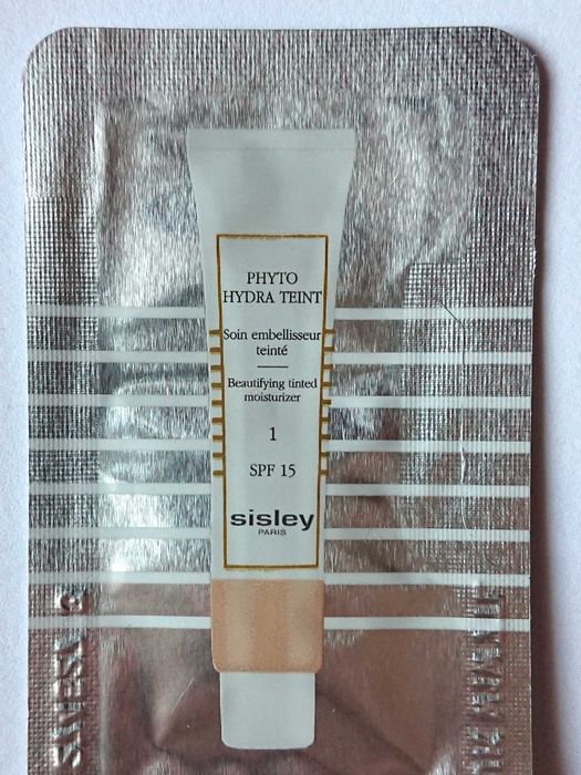Zestaw do makijażu + dodatki Sisley, Huda Beauty, Estee Lauder