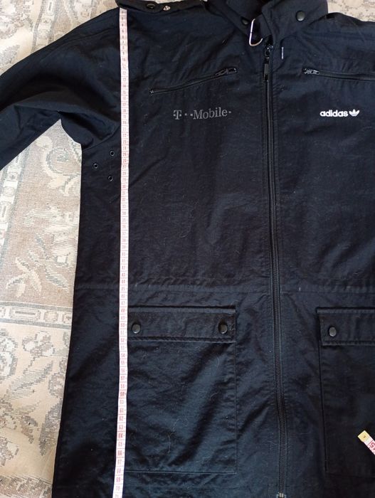 Куртка adidas розмір М,весна-осінь