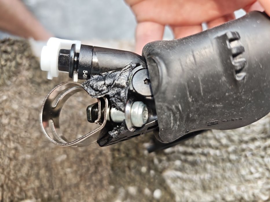 Klamkomanetka Shimano Grx Di2 815 prawa Uszkodzona  !!!