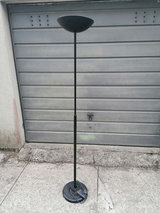 Candeeiro de pé.426580171828776961