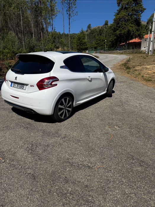 Peugeot 208 gti