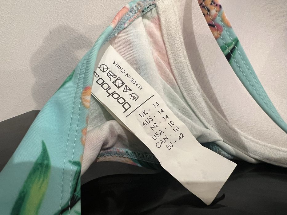 Parte de cima Bikini Boohoo verde água com flores