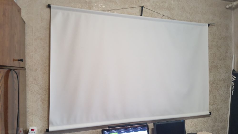 Продам екран для проектора " Про- Екран" 200х112см(16:9)