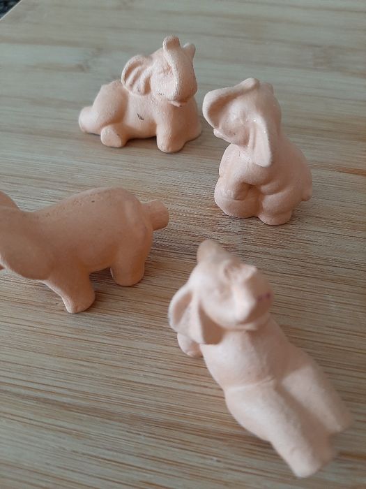 Animais em miniatura barro
