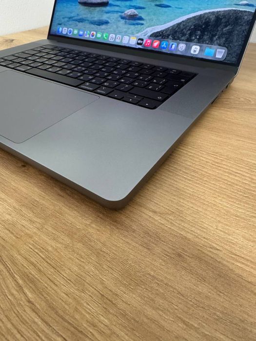 Apple MacBook Pro 16 M1