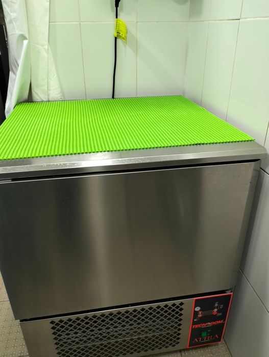 Trespasse Gelataria  Cafeteria com fabrico proprio de gelato Italiana