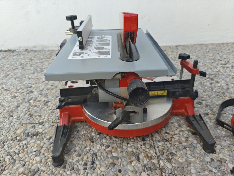 Serra Einhell TH-MS 2112T - meia esquadria com mesa superior