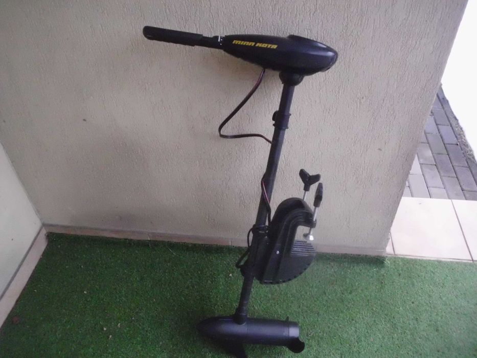 Silnik zaburtowy do jachtu Minikota 30 lbs