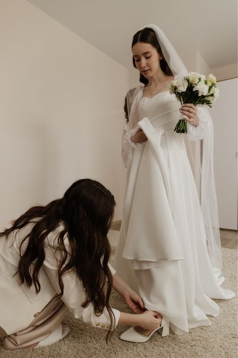 Продам весільну сукню