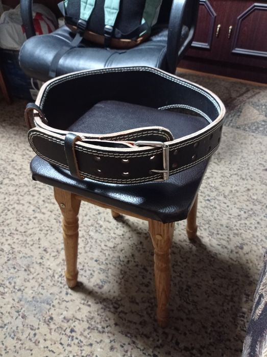 Продам пояс атлетический кожаный новый.