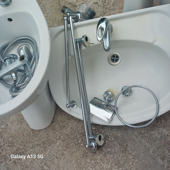 Conjunto de cerâmica para WC