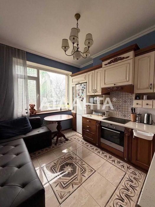 3 комнатная квартира ЖК 10 Жемчужина, мебель, техника