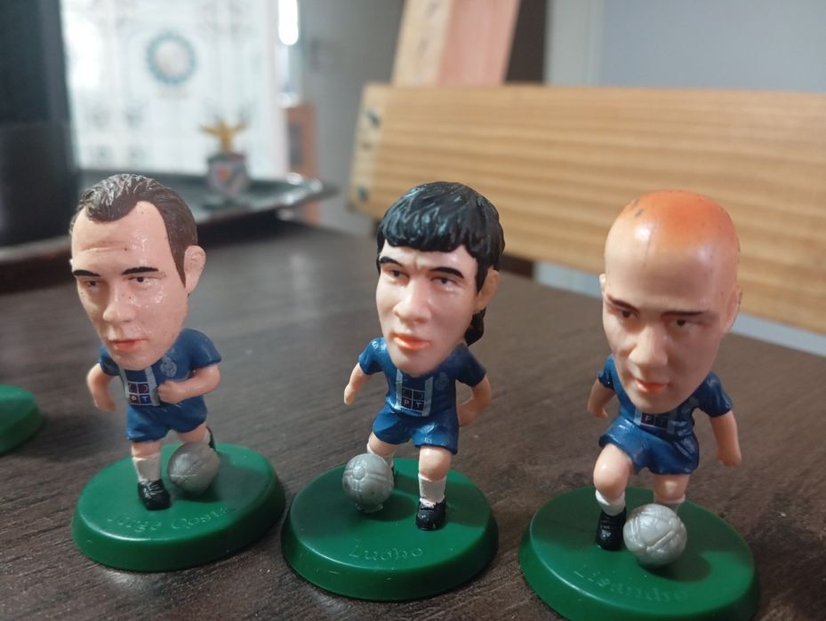 Bonecos miniatura de clubes