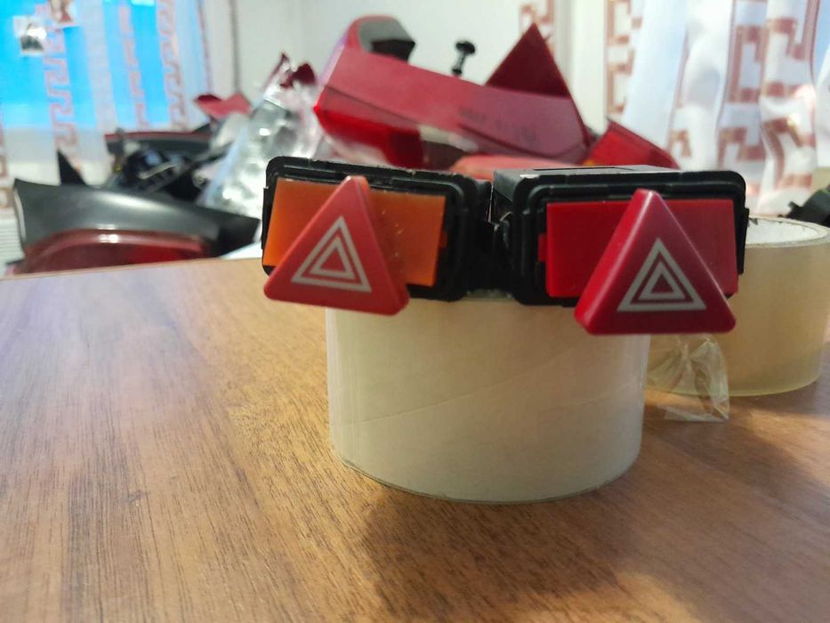 Кнопка аварійки ауді А6 С5 Аварийки