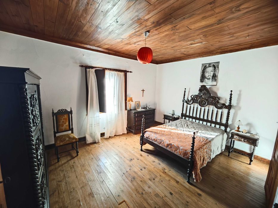 Vende-se vivenda em Trancoso próxima do centro histórico