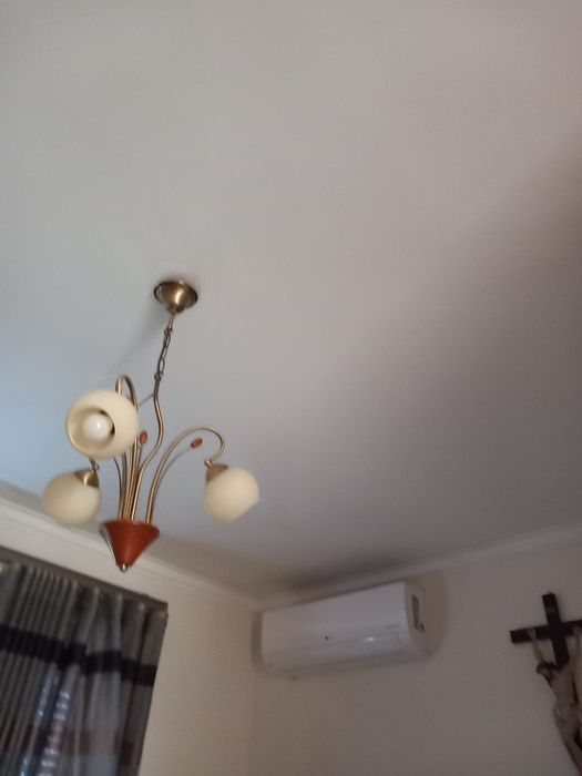 Candeeiros bege de teto