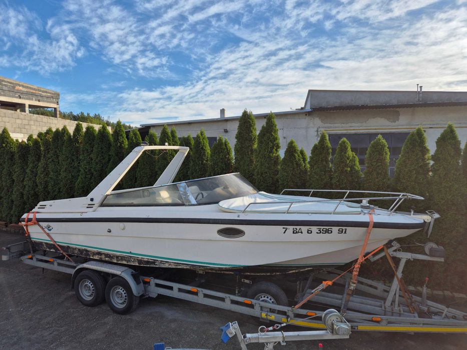 Łódź motorowa RIO 750  Kadłub