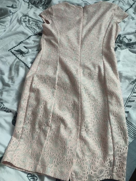 Sukienka różowo- brokatowa