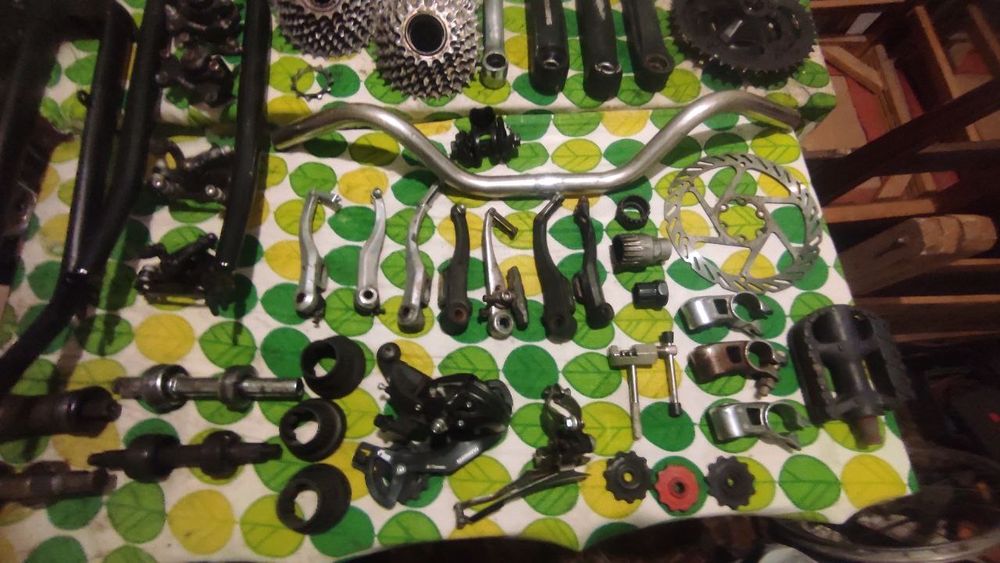 Продам велозапчасти одним лотом