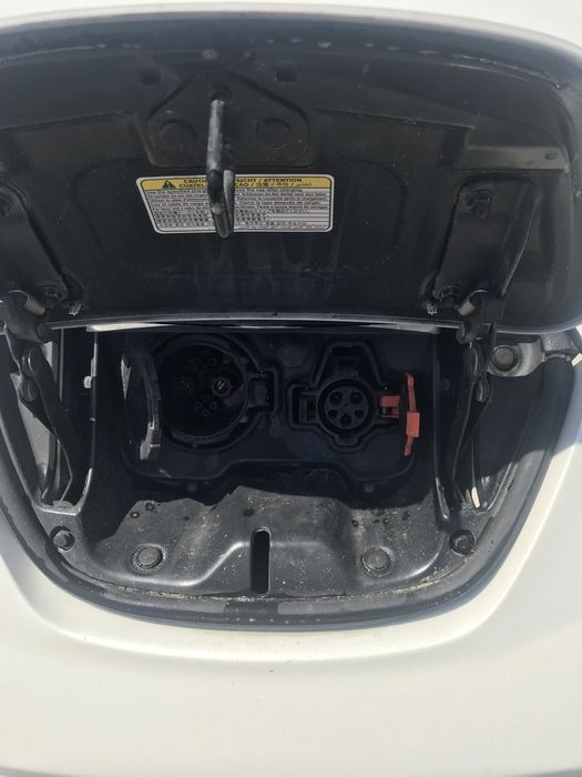 Продам Nissan Leaf