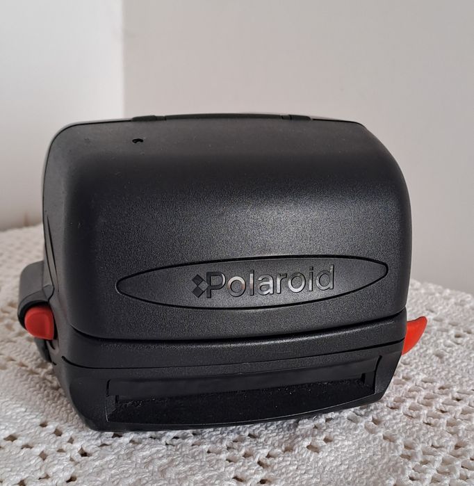 Polaroid  600 Extreme
Devido a ser antiga as borrachas em parte estao