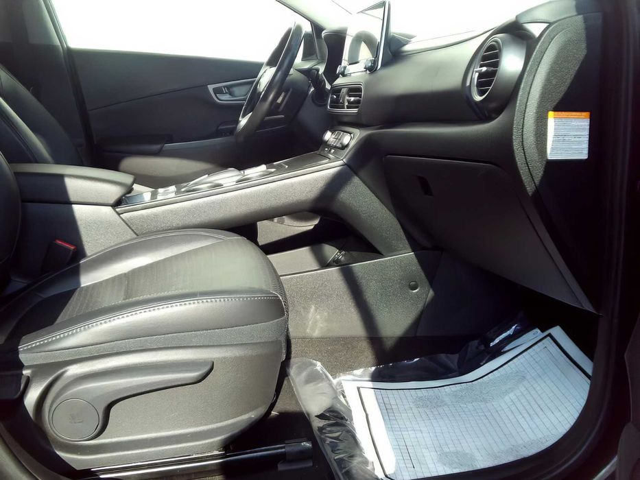 Hyundai Kona      2021