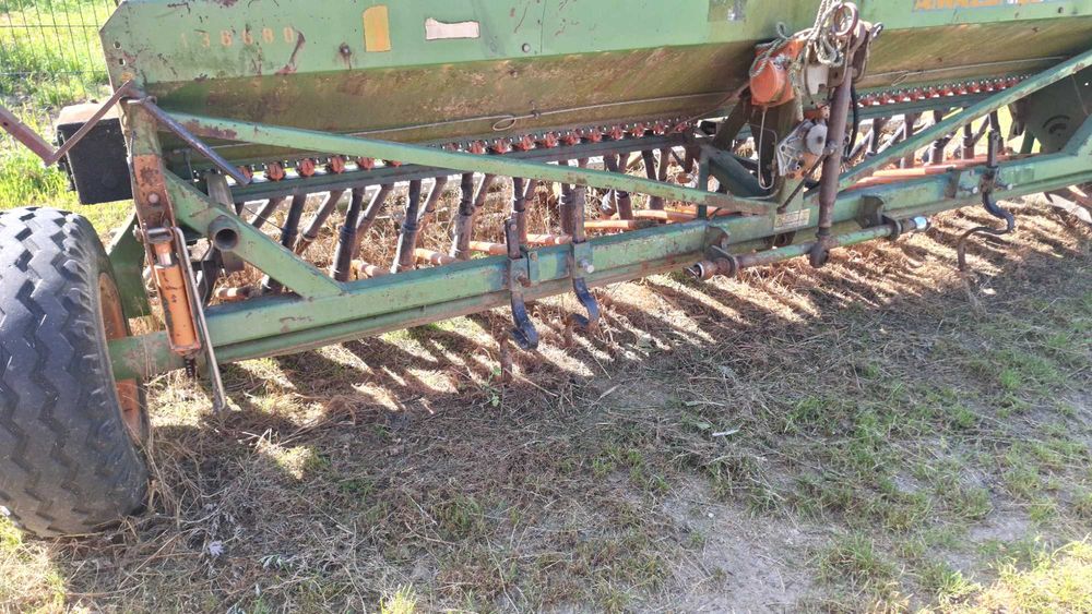 Siewnik Amazone D8 4m