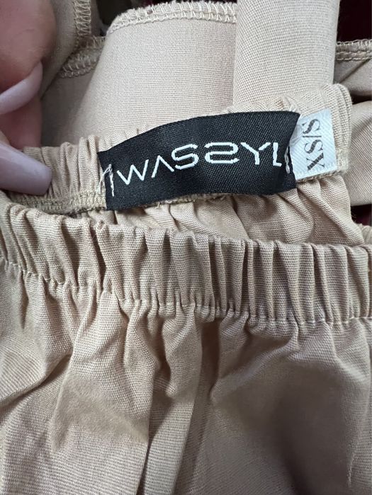 Sukienka wiązane rękawy