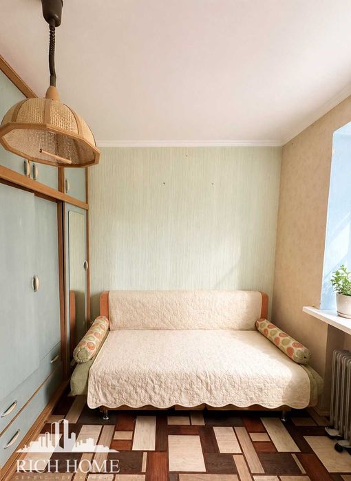 Продаж кімнати, вул. Йорданська 14-А, метро Оболонь - 10 хвилин.