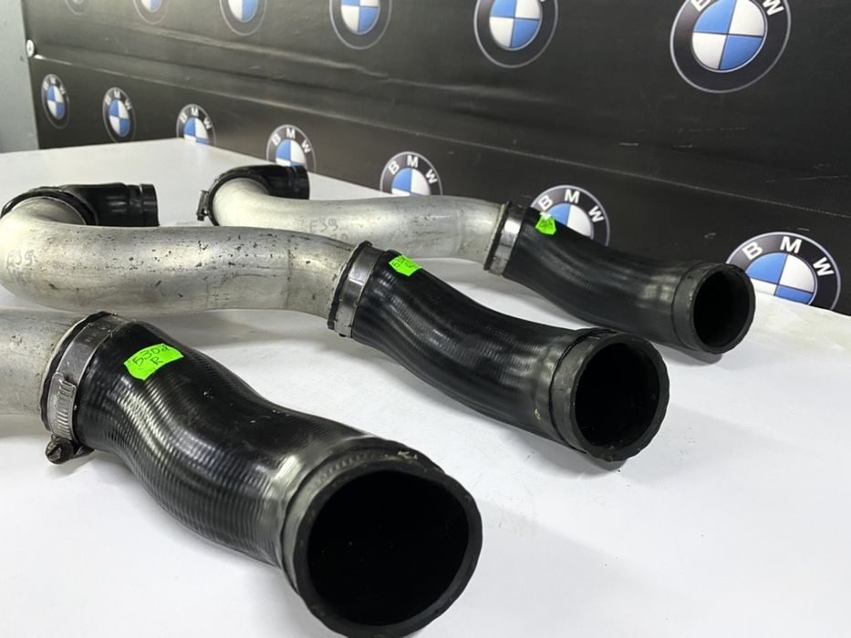 Патрубок Интеркулера BMW E39 М57 2.5d 3.0 R Інтеркулер БМВ Е39 Правый