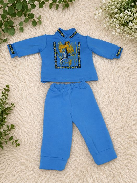 Продам костюмчик